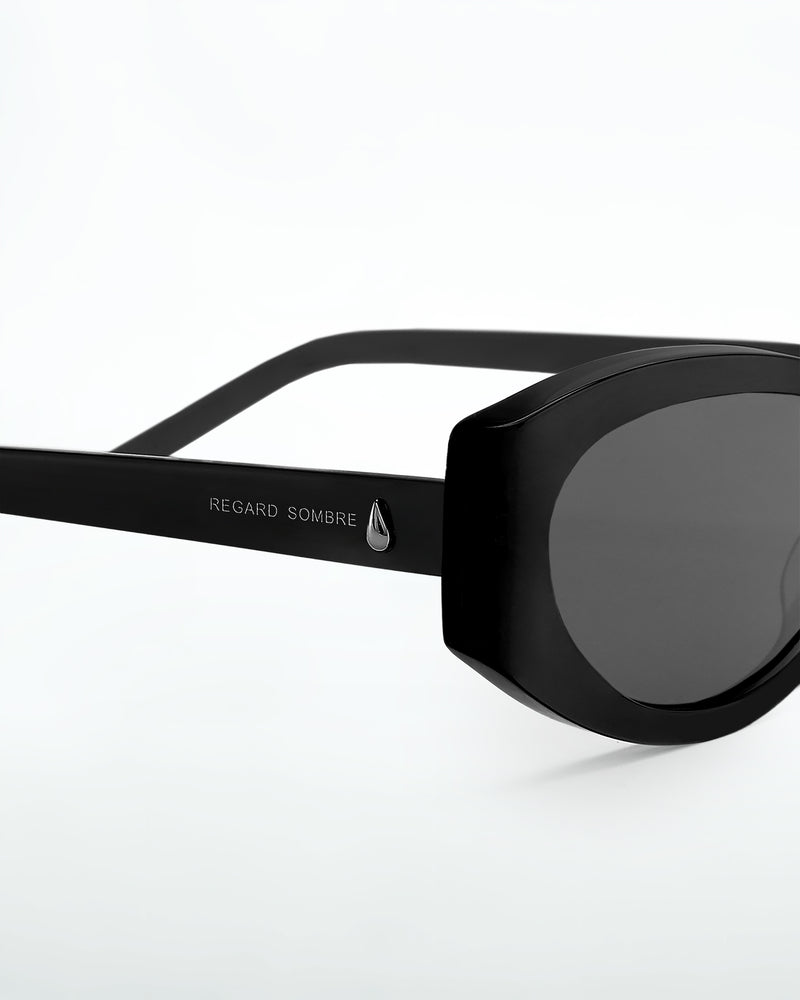 CELIANE - REGARD SOMBRE