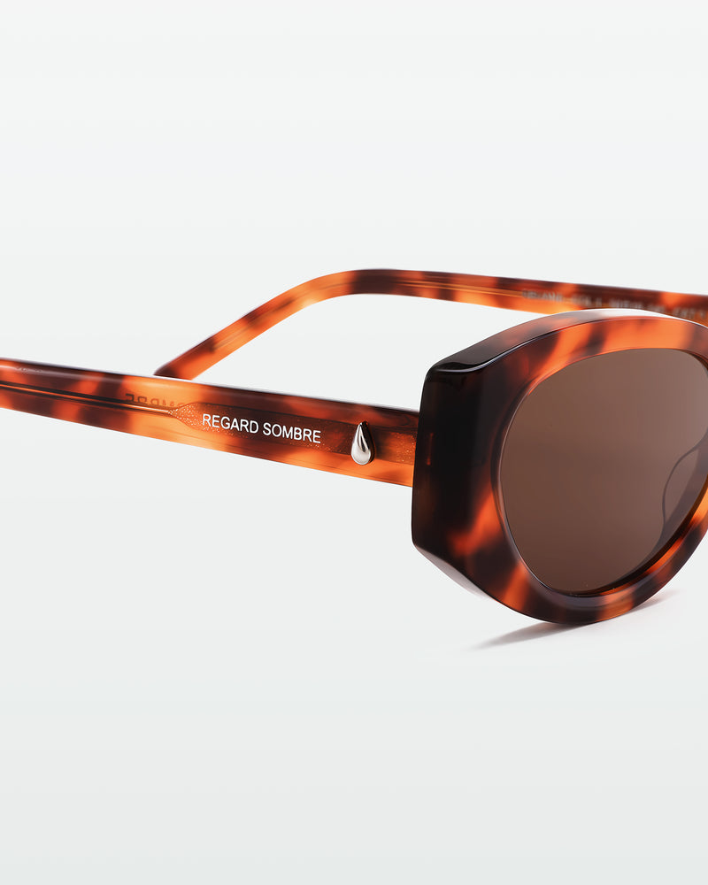 CELIANE - REGARD SOMBRE