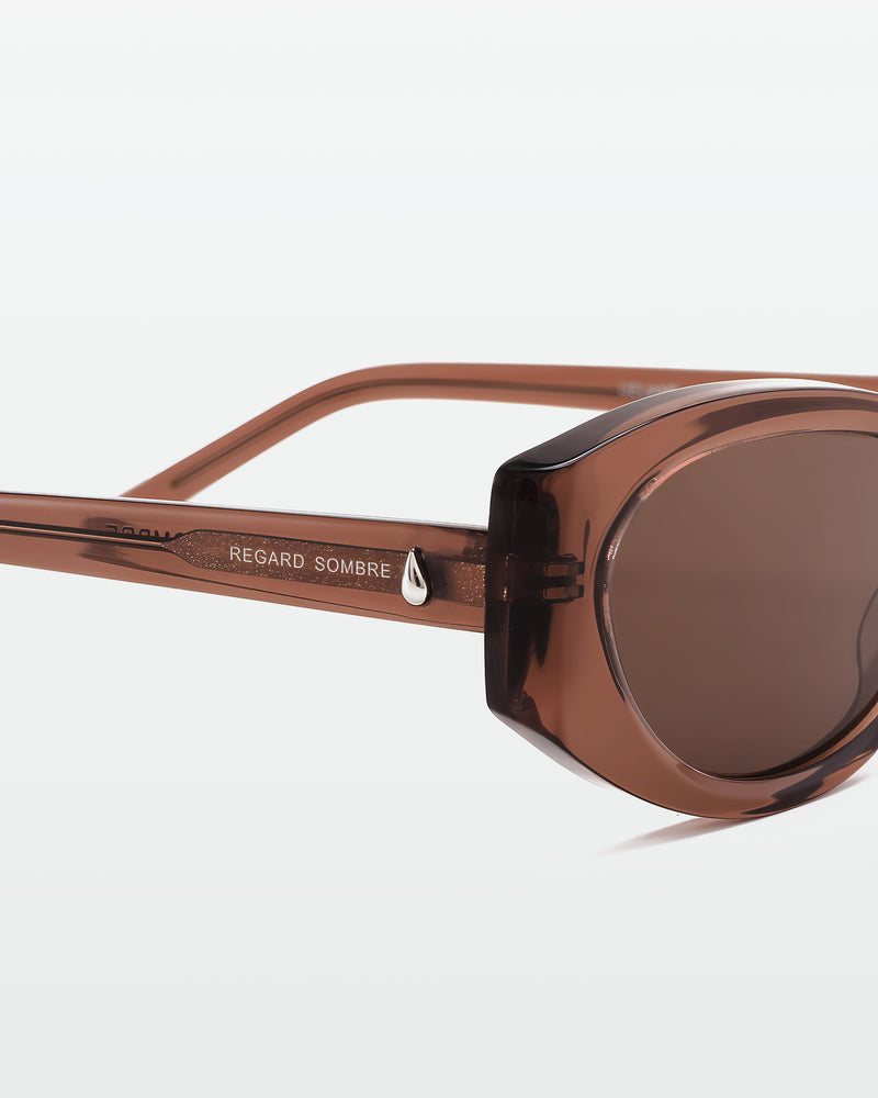 CELIANE - REGARD SOMBRE