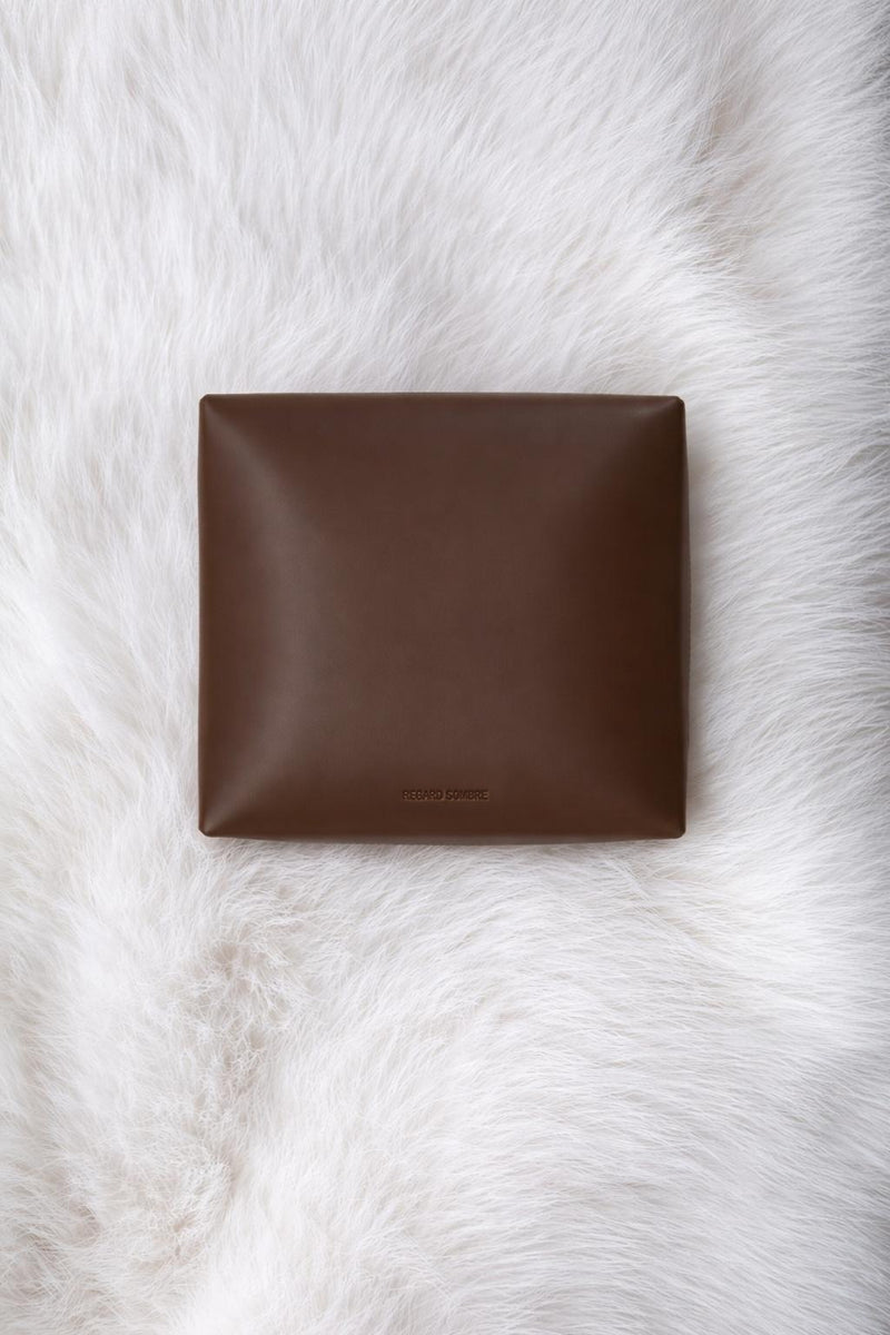 Alma pouch